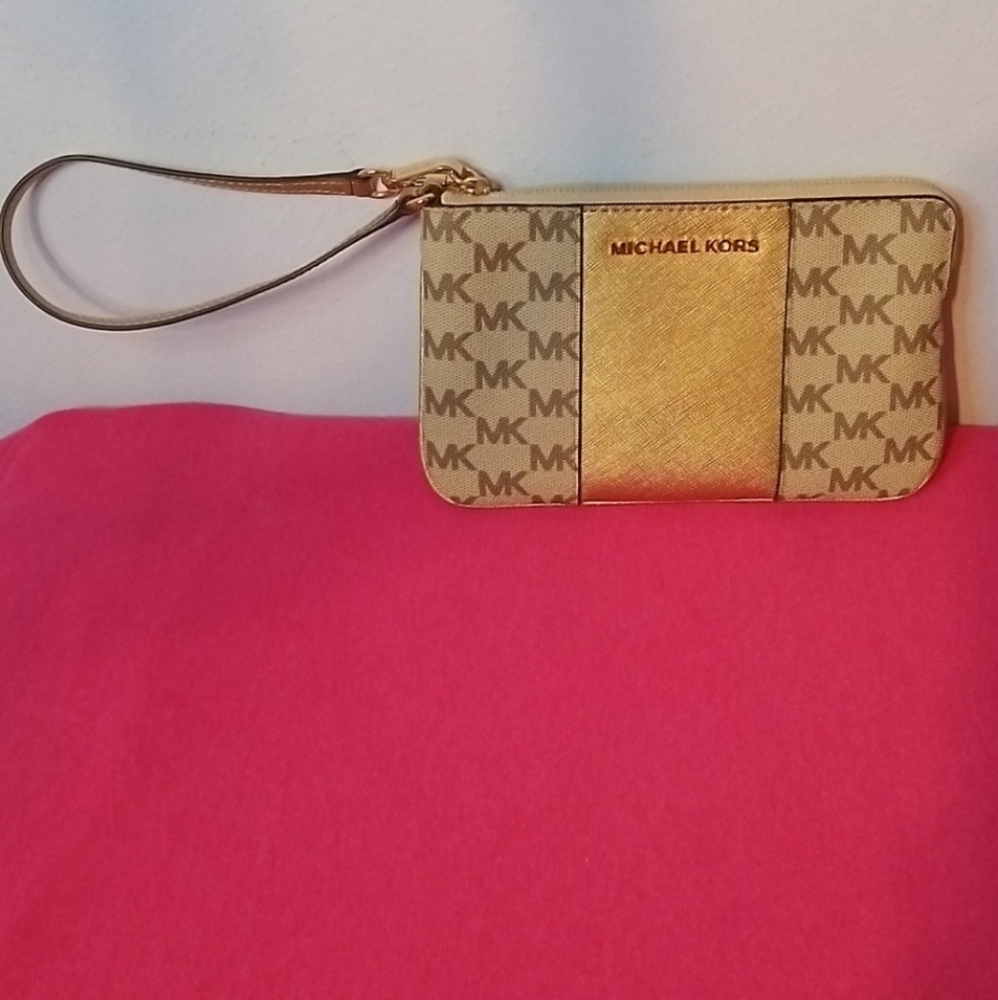 Tan / Gold Michael Kors Wristlet